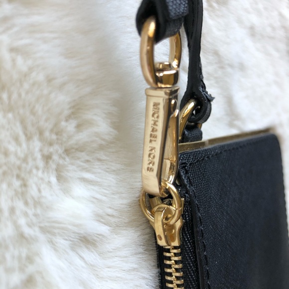 ✨HP✨ Michael Kors Specchio Jet Set Wristlet - Picture 6 of 6